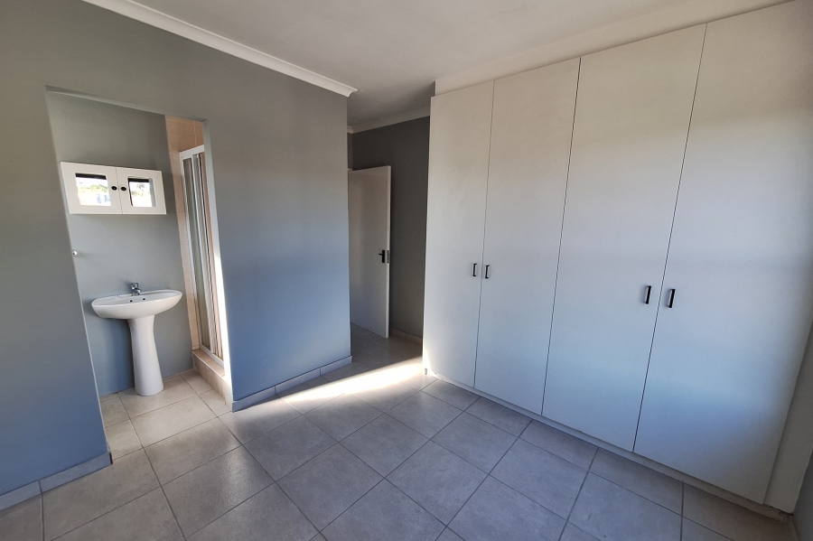 To Let 2 Bedroom Property for Rent in Vredekloof East Western Cape